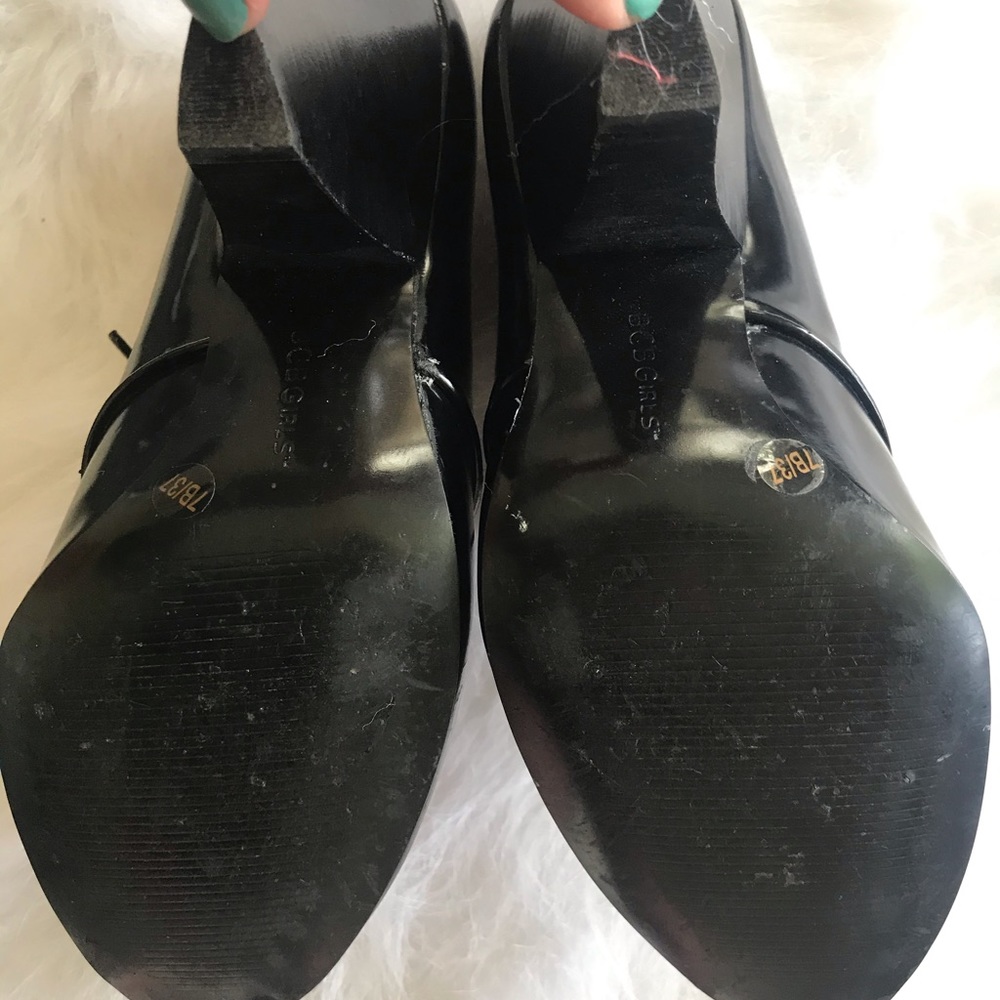 BCBG “Dolly” shoes - Picture 3 of 3